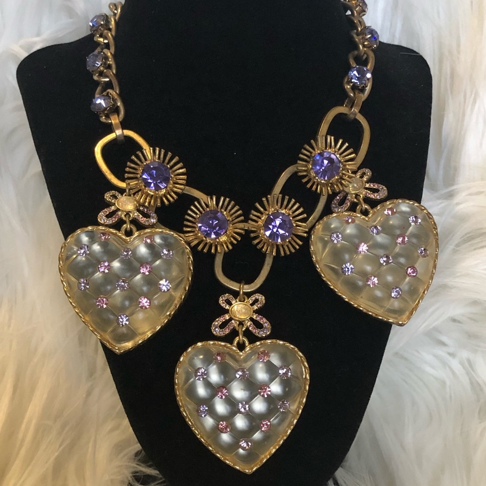 BETSEY JOHNSON THREE HEARTS NECKLACE